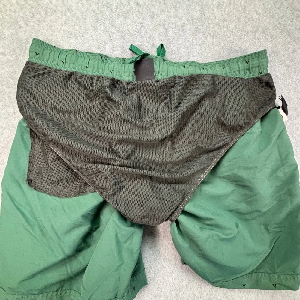 The North Face Shorts Mens XL Green Tent Print Nylon Mesh Lined‎ NF0A2UNJ